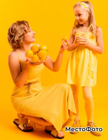 Пример успешной реализации услуги семейная фотосессия на МестоФото.РФ — наш профессионал создаст для вас уникальные и запоминающиеся материалы